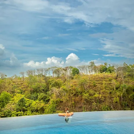 Villa Asem Kembar-Breathtaking Clifftop Luxury Honeymoon Villa!